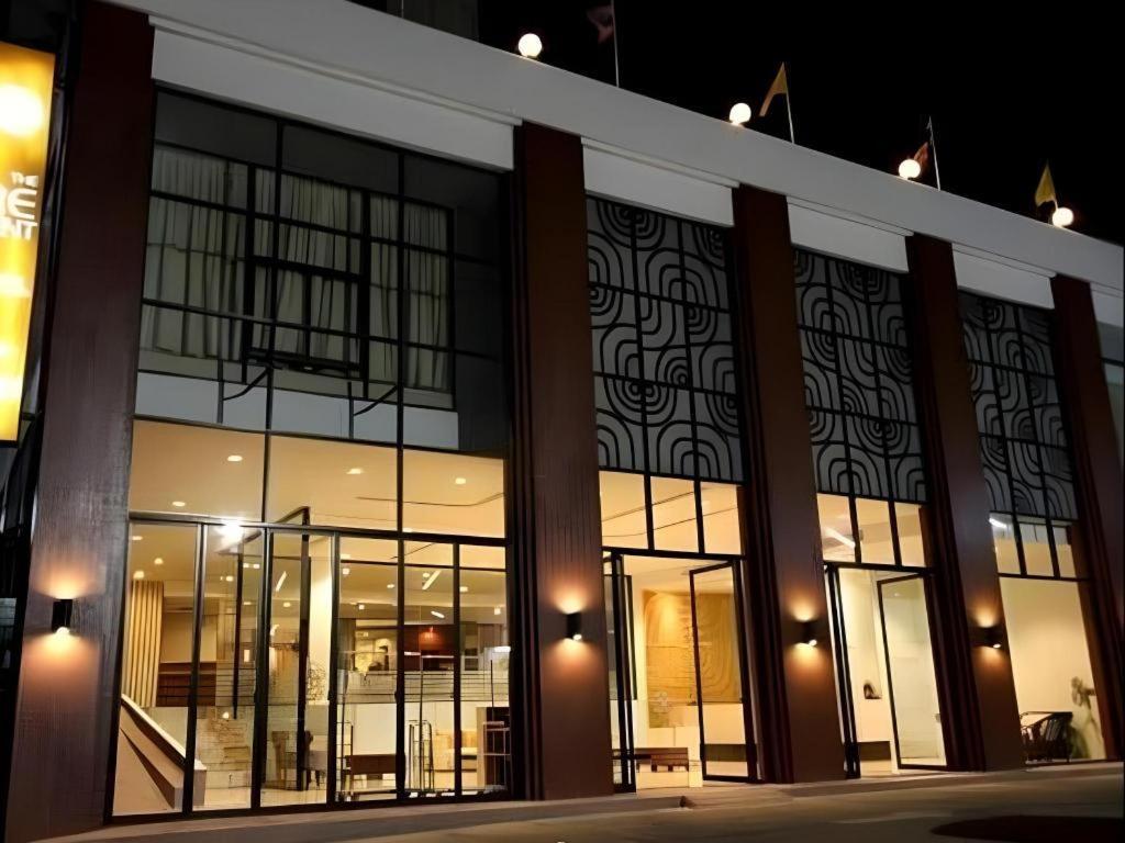 Hotel The Regent Ubon à Ubon Ratchathani Extérieur photo