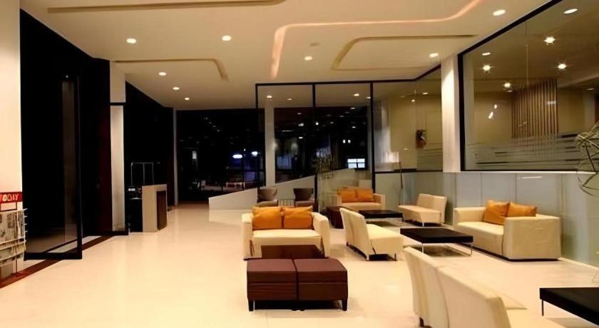 Hotel The Regent Ubon à Ubon Ratchathani Extérieur photo